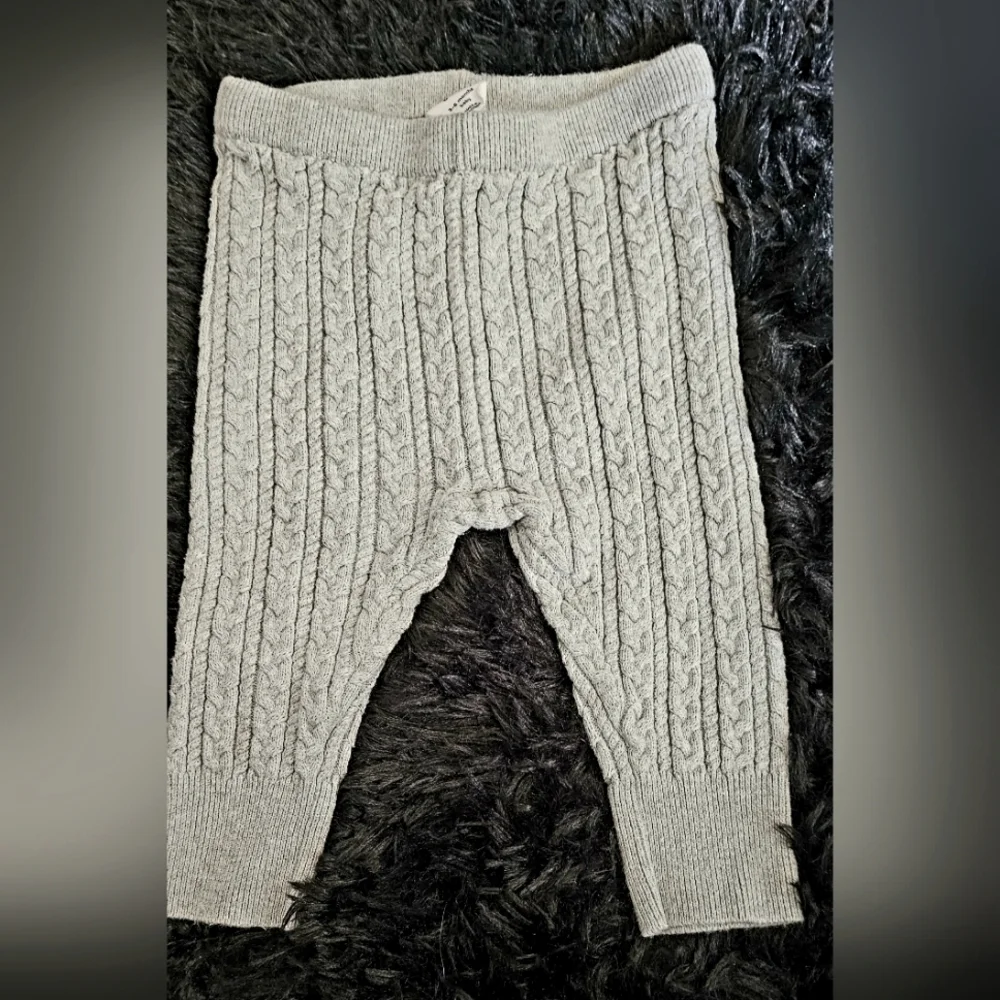 BABY Gap Cable Knit Grey Bottoms 6-9m
